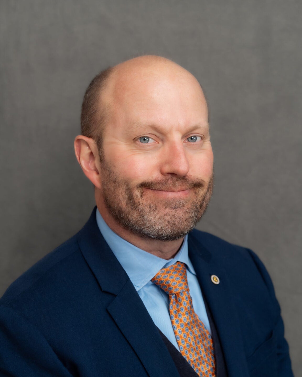 Portrait photo of Mark Skinner