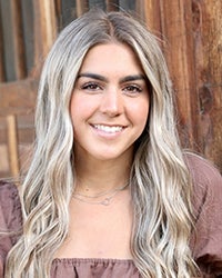 Karly Holmes headshot