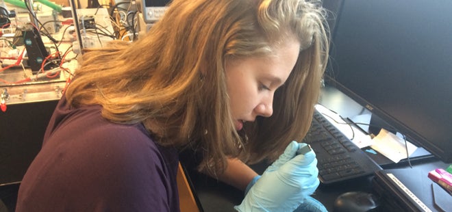 REU Student in Lab