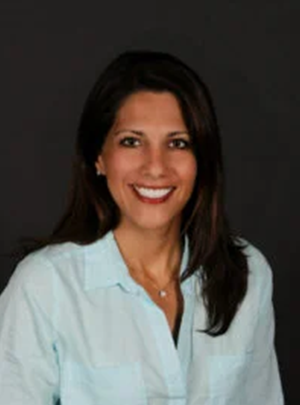 Portrait photo f Ava Farahany