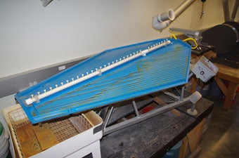 large-format pyramid-style water separation shaking table.