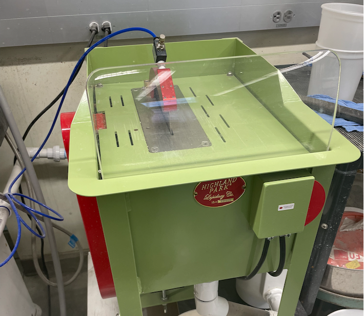 New water-cooled high-speed trim saw.