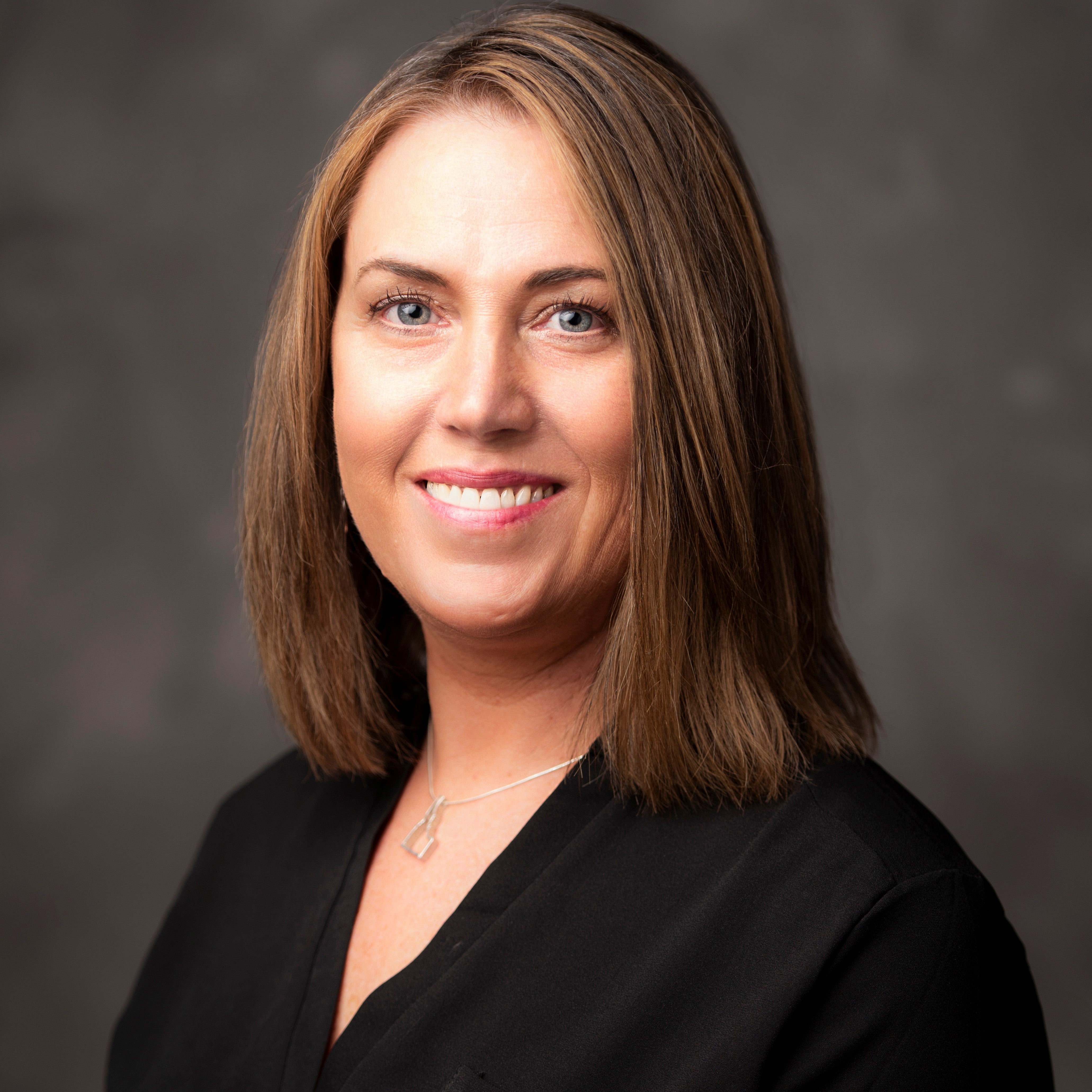 Beth Oppenheimer headshot