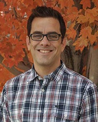 Vicken Hillis headshot