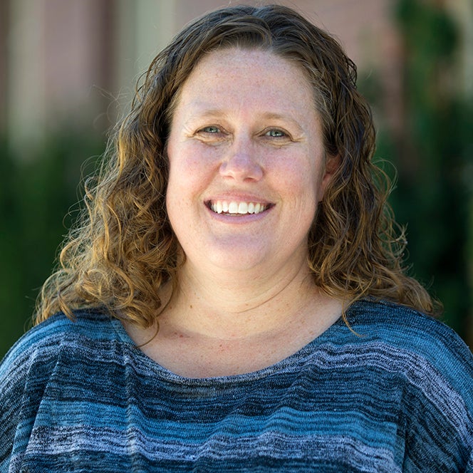 Photo portrait of Joann Wood