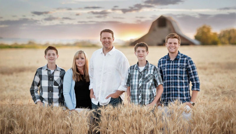 Boise State online MBA grad Matt Williams with his family