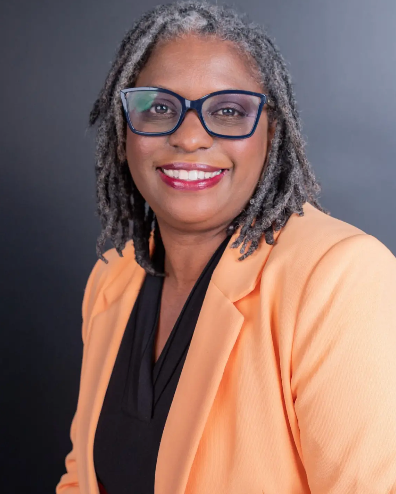 Lisa Phillips headshot