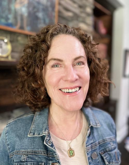 Deb Silva headshot