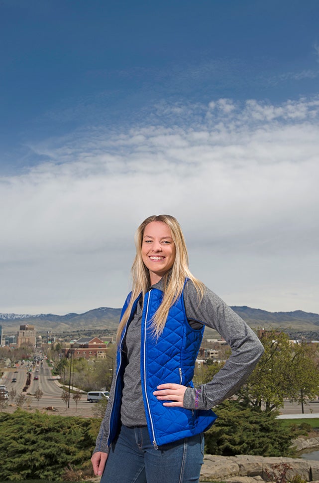 Taylor Reeves headshot