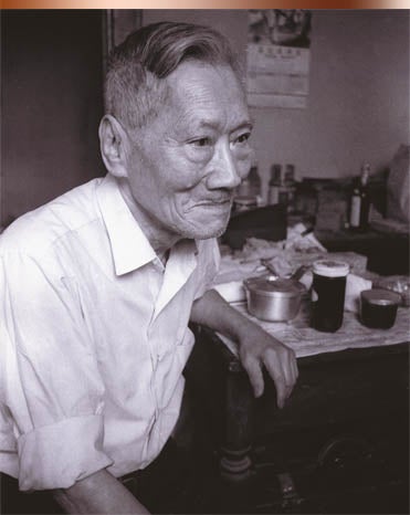 Billy Fong By the 1960s, many of Boise’s Chinese had migrated out of the cities core area. Some had moved to larger towns on the Pacific Coast or back to China, while others migrated to open lands west of the city taking up another traditional Chinese occupation, gardening. The Tong’s had slowly lost membership, making it hard to maintain the buildings or do their business. For thirty years, Billy Fong had lived in an upstairs apartment of the Hop Sing Tong Building and over those years had held every administrative office of the Tong. Billy had lived there for decades and worked at the Golden Wok restaurant as a cook. At the age of 84 he became Chinatowns last resident.