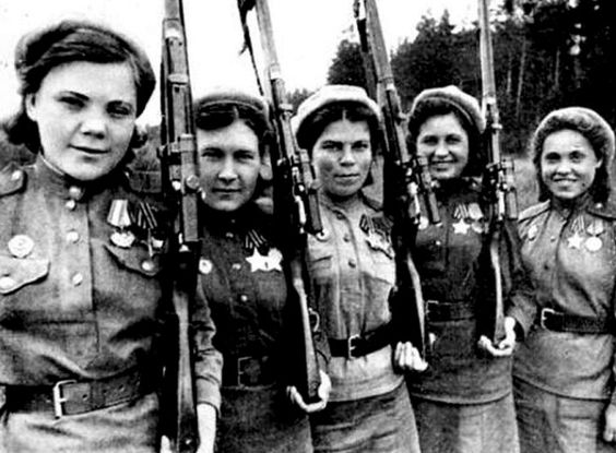 Soviet female soldiers