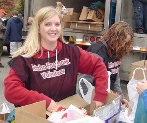 Idaho foodbank volunteer