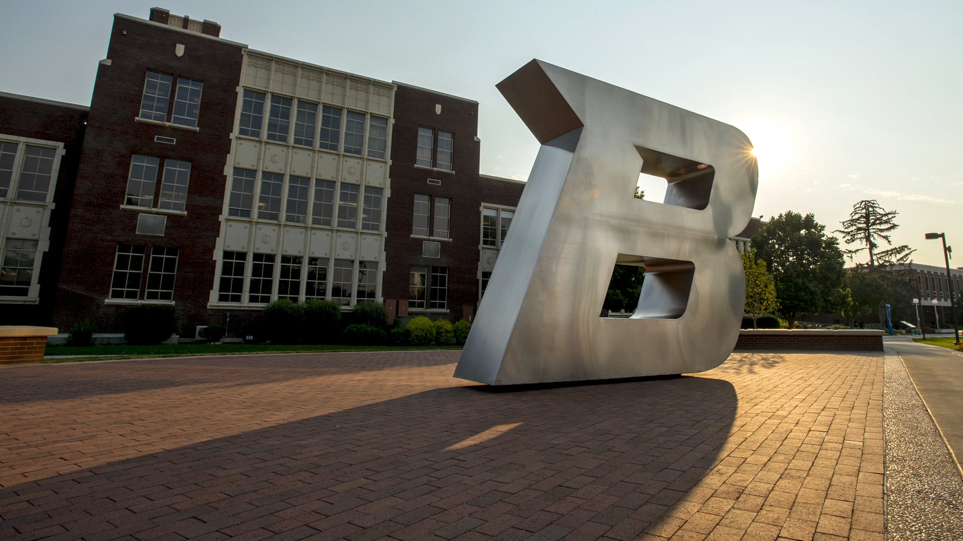 B sculpture, Administration Plaza