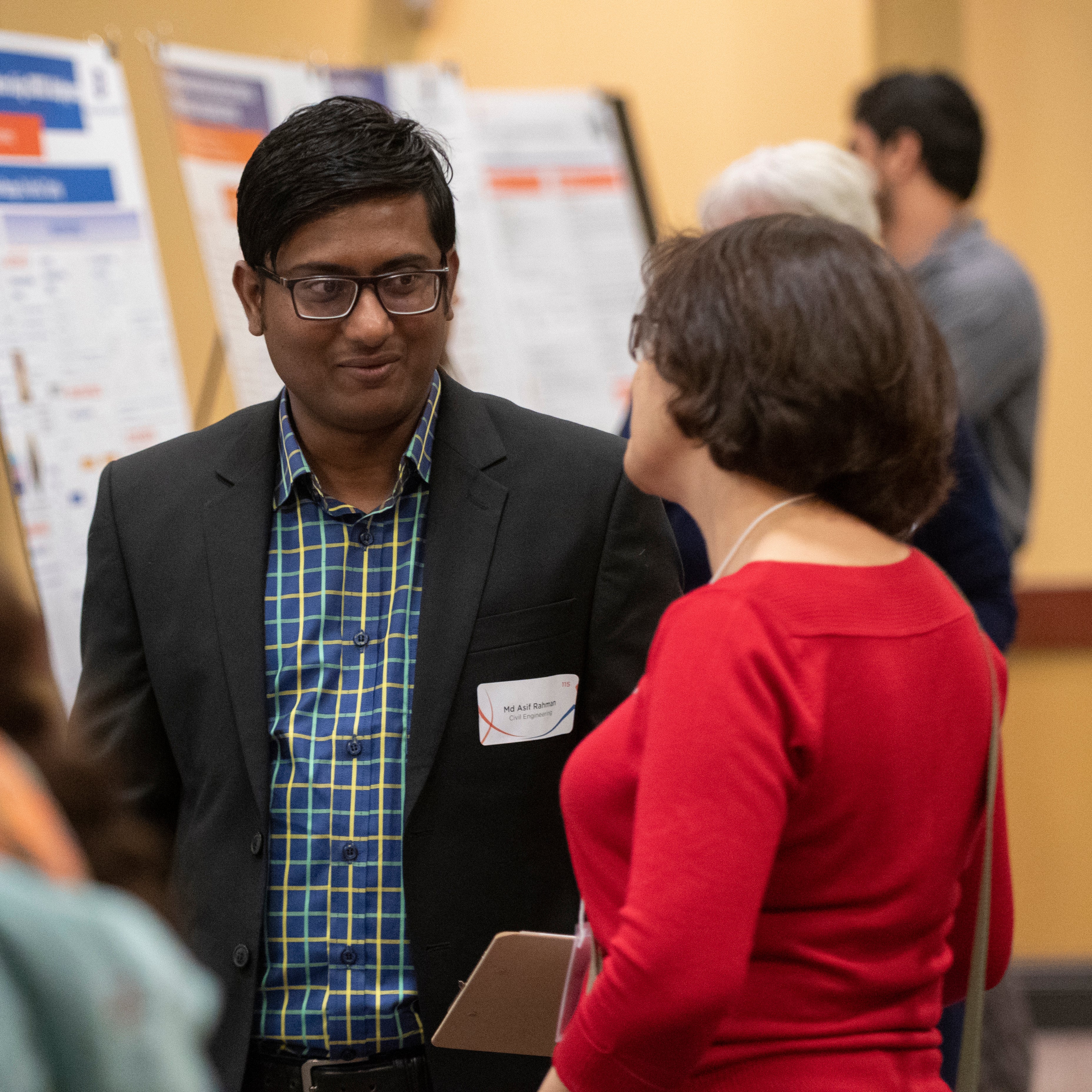 Student Presenting at Graduate Student Showcase