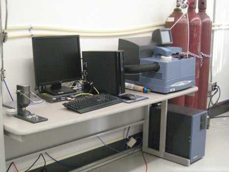 The-TA-Instruments-Q2000-differential-scanning-calorimeter