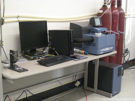 The-TA-Instruments-Q2000-differential-scanning-calorimeter